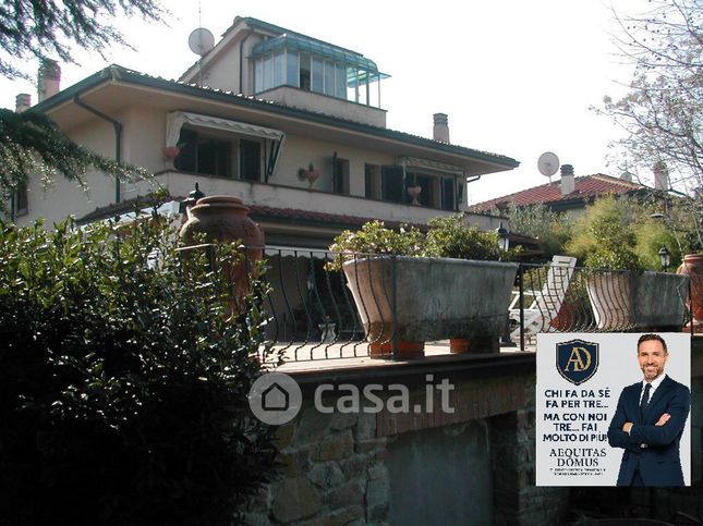 Villa in residenziale in Via del Padule 19