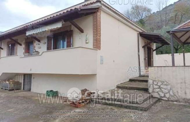 Appartamento in residenziale in Via Carpinetana 42