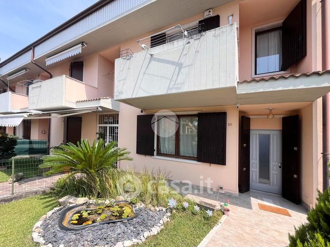 Villetta a schiera in residenziale in Via G. Beltramini 50