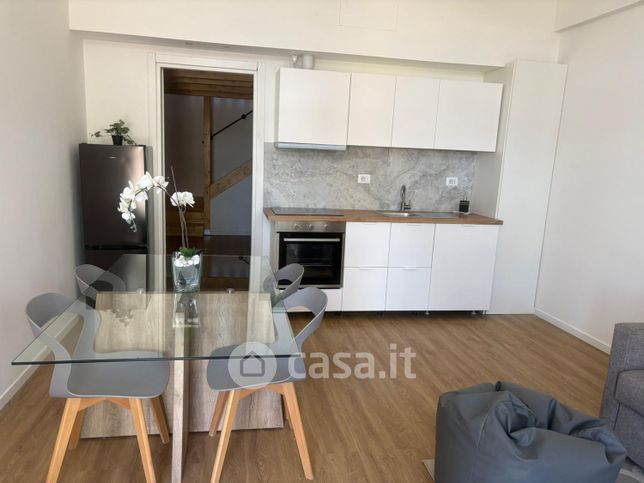 Appartamento in residenziale in Viale Treviri 198