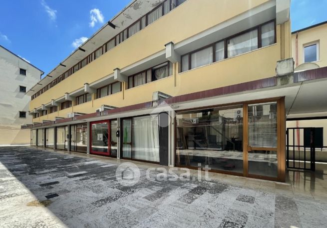 Appartamento in residenziale in Via Schiavonetti 6