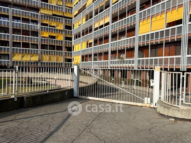 Garage/posto auto in residenziale in Corso Francia 218