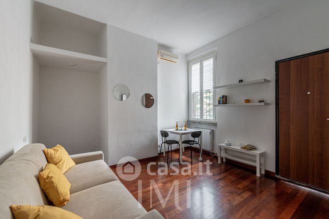 Appartamento in residenziale in Via Giambellino 50