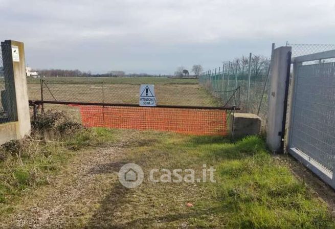 Terreno edificabile in residenziale in Via I Maggio