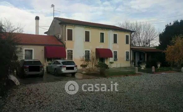 Appartamento in residenziale in Via Cà Rotte 11