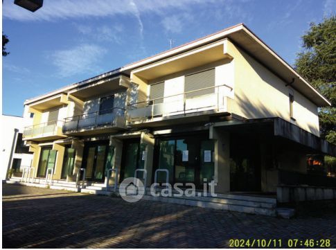 Ufficio in commerciale in Strada di Santa Bona Nuova 4