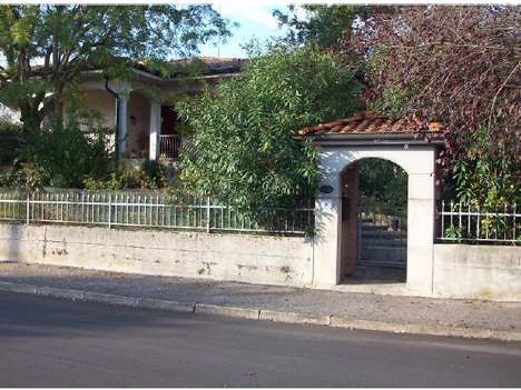 Villa in residenziale in Via Pio XII 9