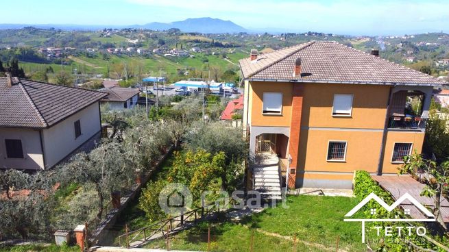 Casa bi/trifamiliare in residenziale in Via della Piantata 14