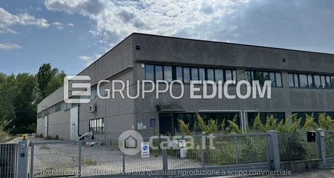 Capannone in commerciale in Via Cesare Diana