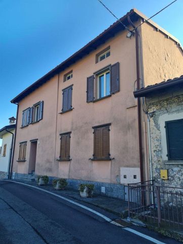 Appartamento in residenziale in Via Monte Adamello 4