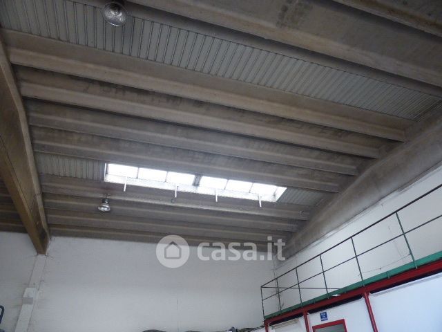 Capannone in commerciale in Via Alzaia sul Sile