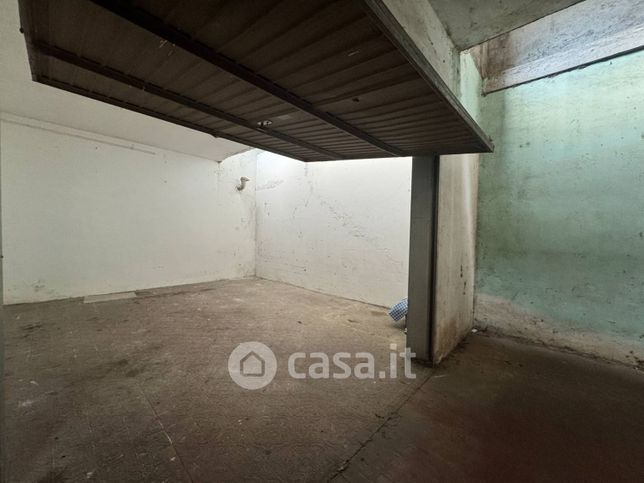 Box/posto auto in residenziale in Zona Fiori