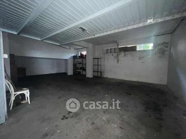 Garage/posto auto in residenziale in Via Ferrante 11