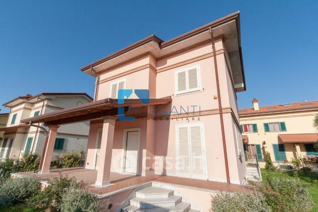 Villa in residenziale in 