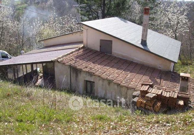 Casa indipendente in residenziale in 