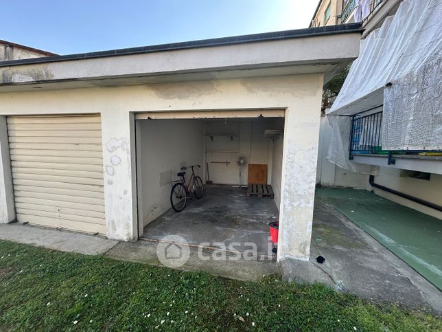 Box/posto auto in residenziale in Via Damiano Chiesa 19