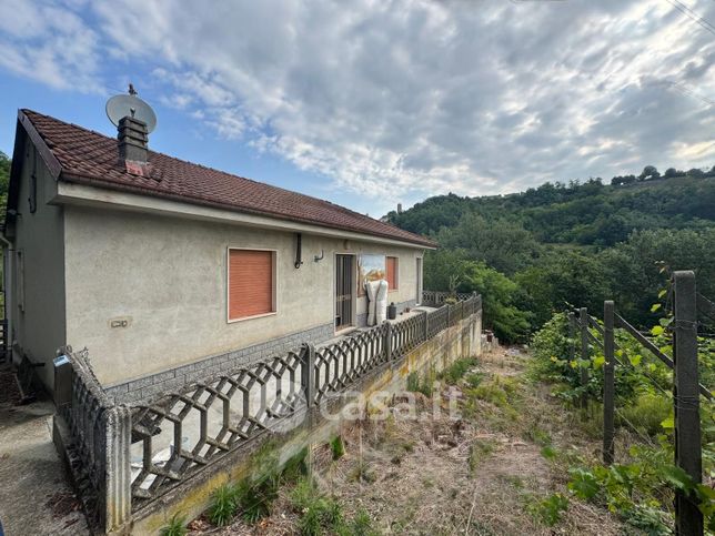 Casa indipendente in residenziale in Corso Libertà 19