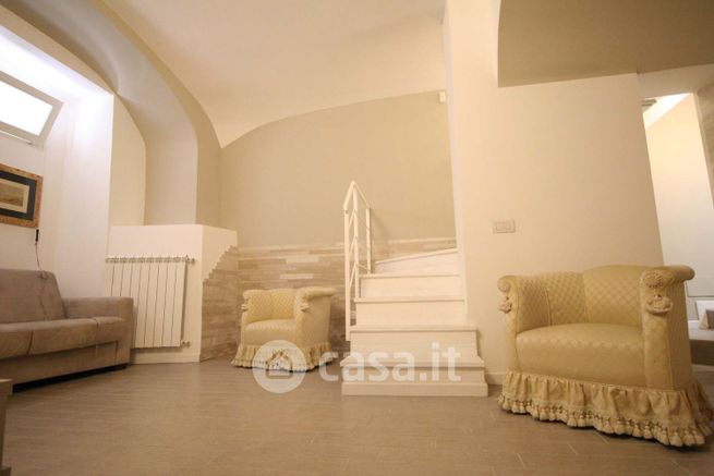 Appartamento in residenziale in Via Alfonso de Blasio 19