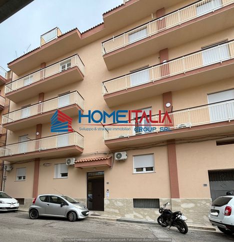 Appartamento in residenziale in Via Teocrito 32