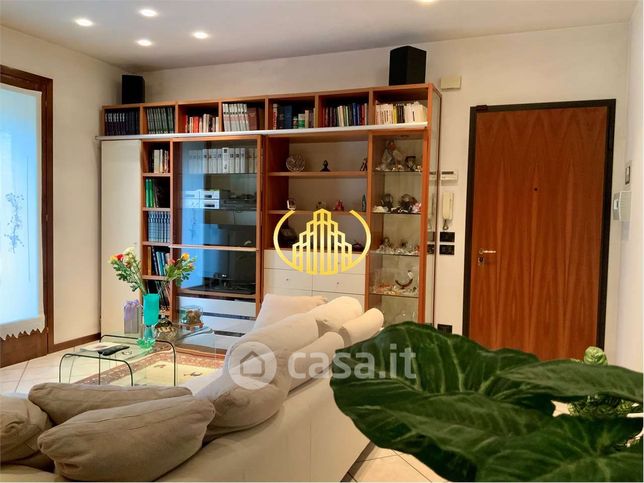 Appartamento in residenziale in Via Montello