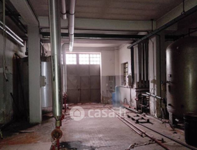 Capannone in commerciale in Via Balsami