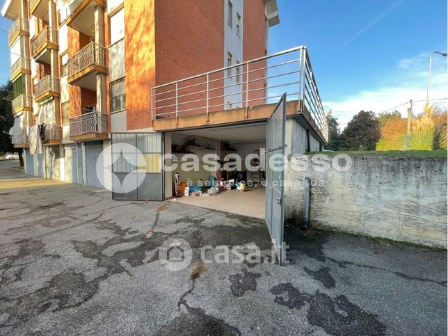 Box/posto auto in residenziale in Via Faldella 35