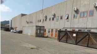 Capannone in commerciale in 