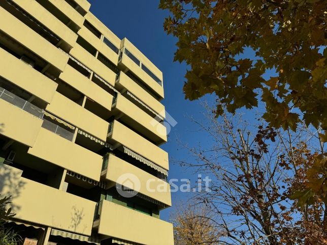 Garage/posto auto in residenziale in Via Larga 52