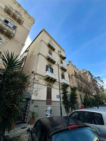 Appartamento in residenziale in Via Enrico Albanese 104