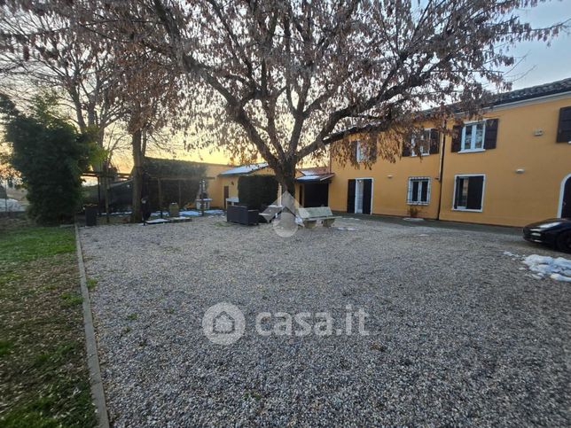 Casa indipendente in residenziale in Via Ragone 32