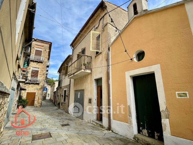 Casa indipendente in residenziale in Via conte di torino 8