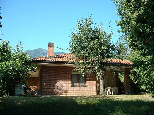 Villa in residenziale in Strada Costa 53