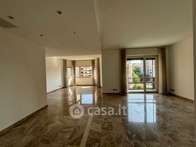 Appartamento in residenziale in Via Monte Rosa 3