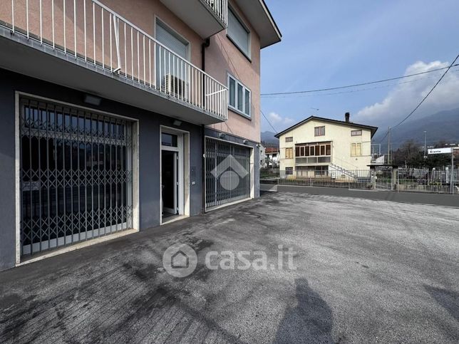 Ufficio in commerciale in Via Lungo Gogna 31