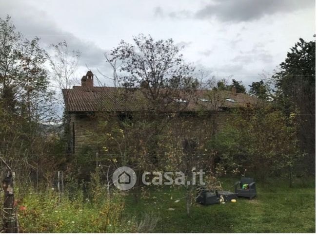 Casa indipendente in residenziale in Frazione Trasasso - località La Serra