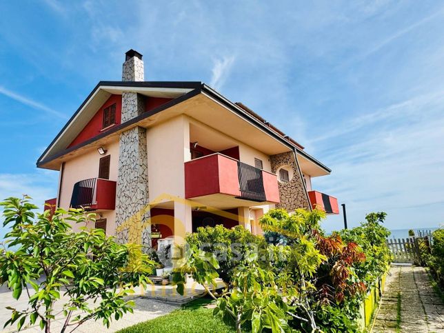 Villa in residenziale in Contrada Setteventi 23
