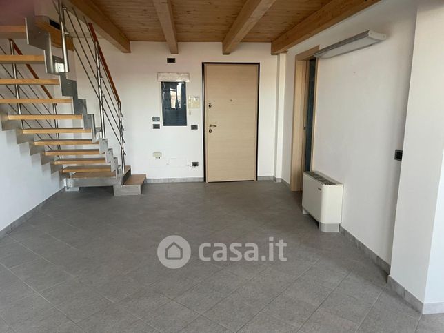 Ufficio in commerciale in Via Giovanni Borello 1 /A