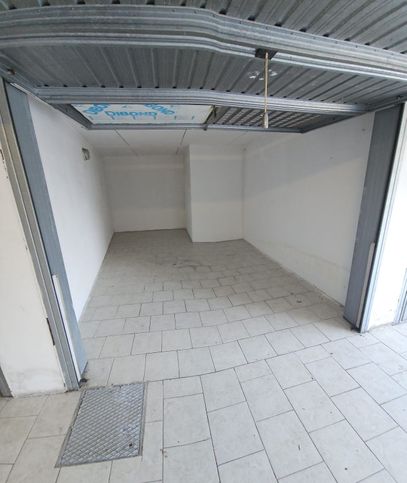 Garage/posto auto in residenziale in Via Olmo