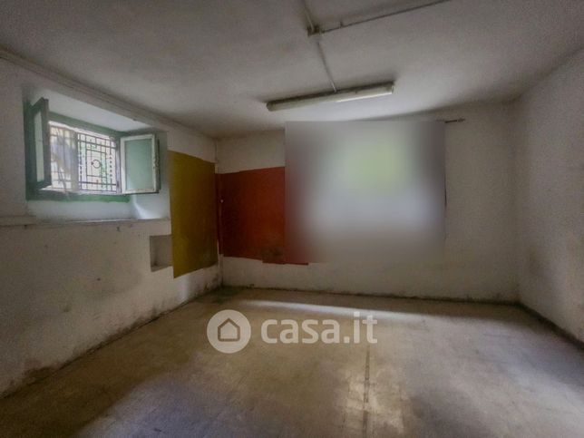 Negozio/locale commerciale in commerciale in Piazza della Stazione