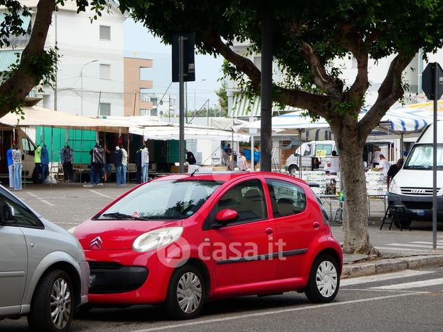 Capannone in commerciale in Via Siris 125