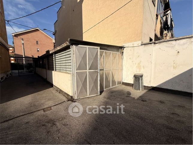 Box/posto auto in residenziale in Via Alberino Mantovani 10