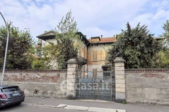 Casa bi/trifamiliare in residenziale in Corso Torino 15