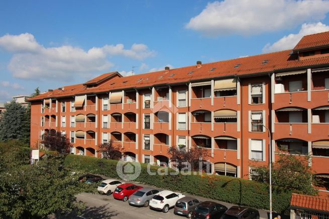 Appartamento in residenziale in Via Tommaso Grossi 12