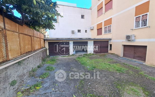 Box/posto auto in residenziale in Via Bachelet 4