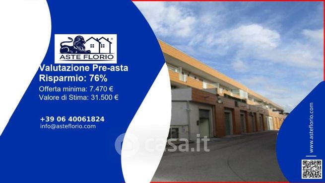 Box/posto auto in residenziale in Via delle Casermette