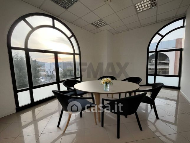 Ufficio in commerciale in Via Amilcare Ponchielli 18