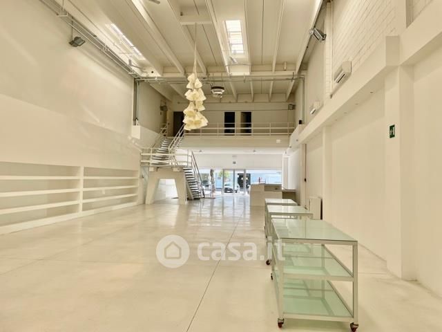 Capannone in commerciale in Via dei Lanaioli