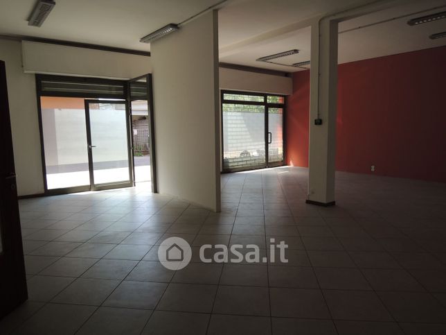 Ufficio in commerciale in
