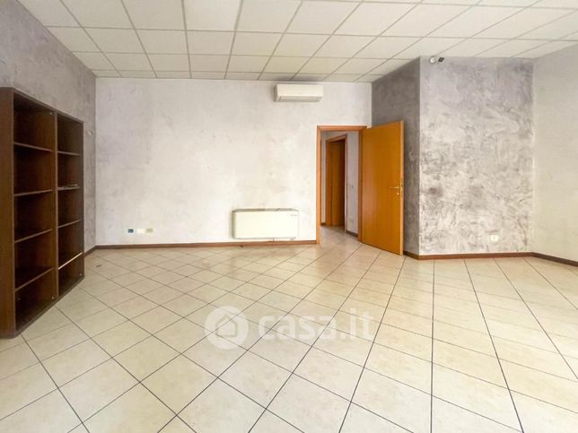 Ufficio in commerciale in Via Giovanni Bruni 14