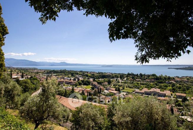 Rustico/casale in residenziale in Via Monte